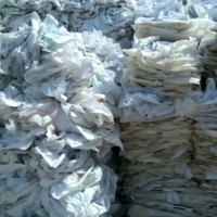 出售4-5吨白色编织袋废料，货在山东德州，要的联系